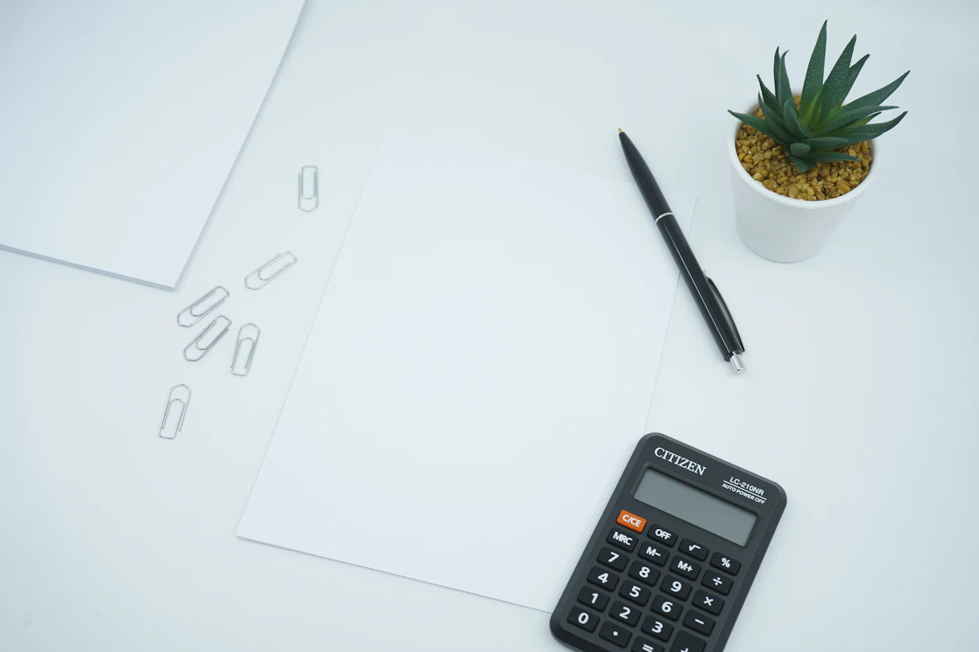 Cheltuieli deductibile SRL 2026 – calculator și documente contabile
